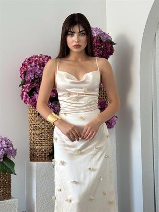 Kadın Tasarım Saten Askılı Çiçek Detay Sara Uzun Elbise