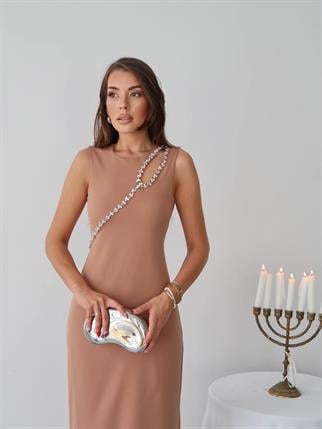 Mona Taş Detay Atlas Kumaş Uzun Elbise