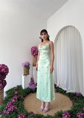 Kadın Tasarım Saten Askılı Çiçek Detay Elbise Sara