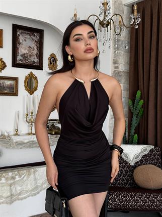 Mezen Boyun Aksesuarlı Elbise