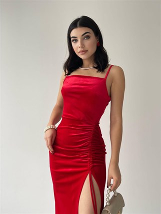 Kadife Yırtmaçlı Elbise 