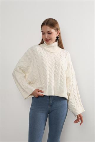 Kadın İşleme Detay Boğazlı Triko Kazak