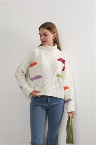 Kadın Renkli İşleme Detay Boğazlı Triko Kazak