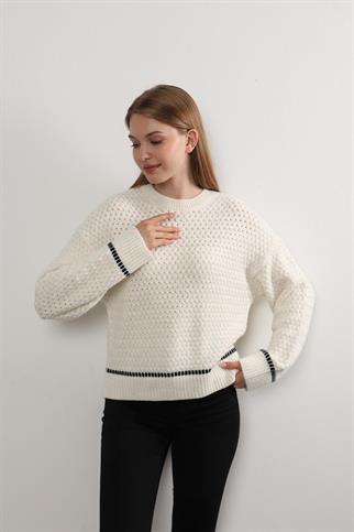 Kadın Siyah Çizgi Detay Bisiklet Yaka Triko Kazak