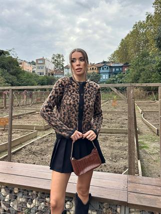Leopar Desenli Düğmeli Hırka