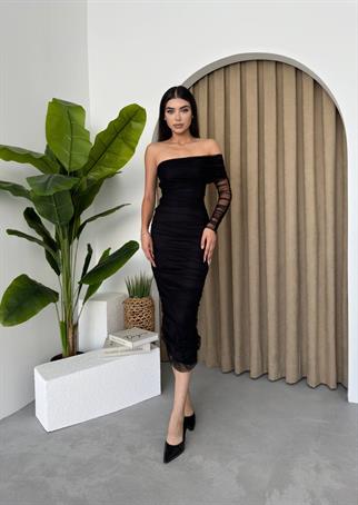 Tek Kol Drapeli Tül Astarlı Elbise