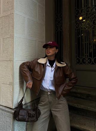 Yaka Peluş Detay Deri Ceket