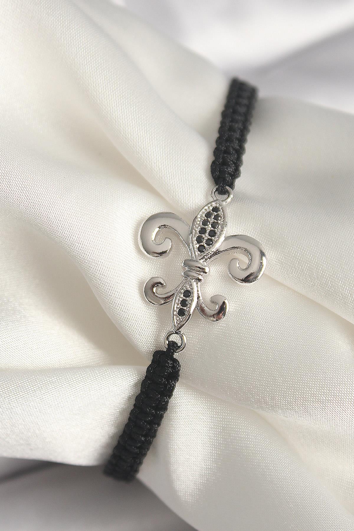 Pirinç Gümüş Renk Zirkon Taş İşlemeli Zambak Model Asansörlü Makrome Model Kadın Bileklik