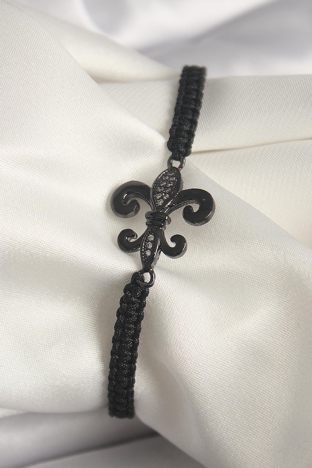 Pirinç Siyah Renk Zirkon Taş İşlemeli Zambak Figür Asansörlü Makrome Model Kadın Bileklik