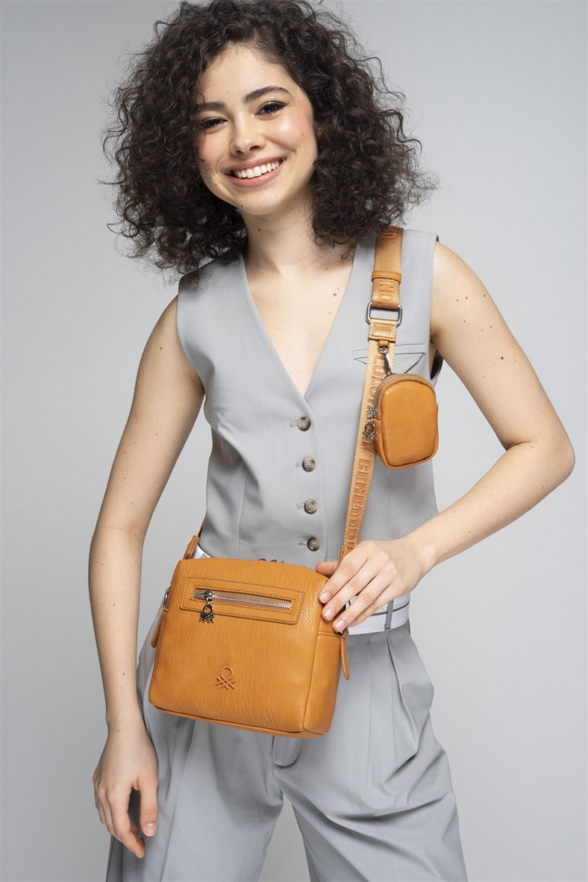 benetton-capraz-canta-bnt-727-camel-492616.jpg
