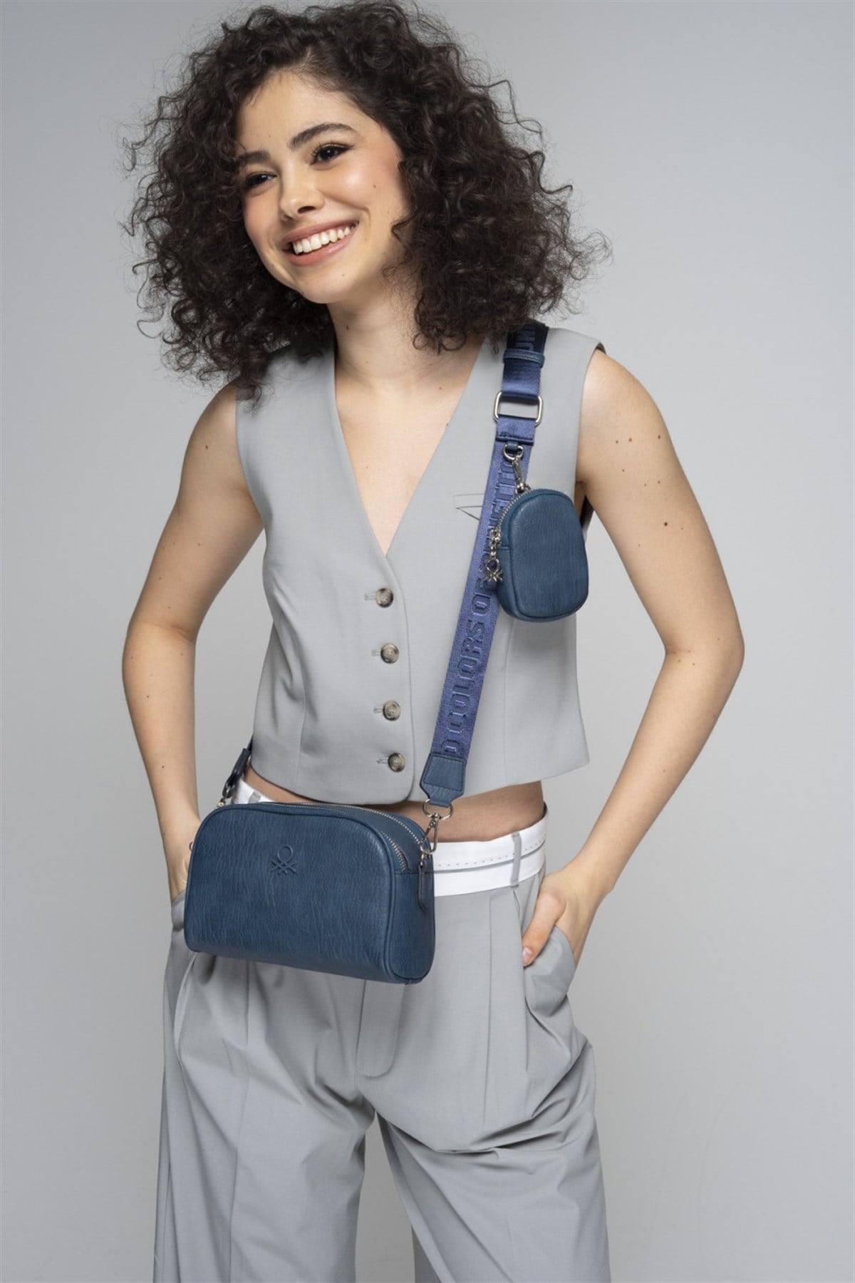 benetton-capraz-canta-bnt-728-lacivert-cc25ba.jpg