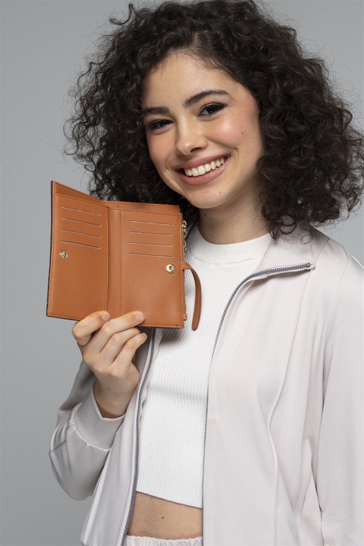 benetton-kadin-cuzdan-bnt-740-kahve-5c921a.jpg