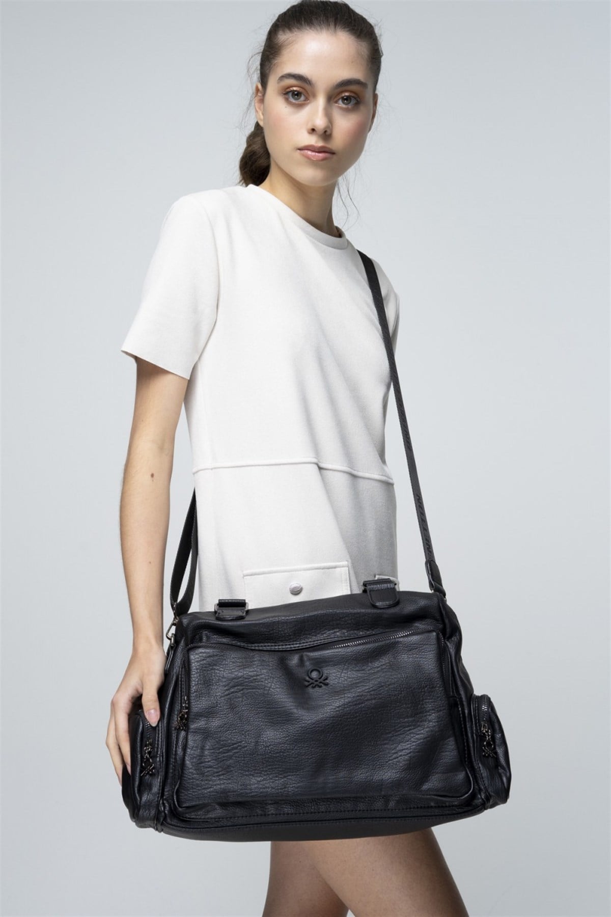 benetton-omuz-cantasi-bnt-701-siyah-2-99d5.jpg
