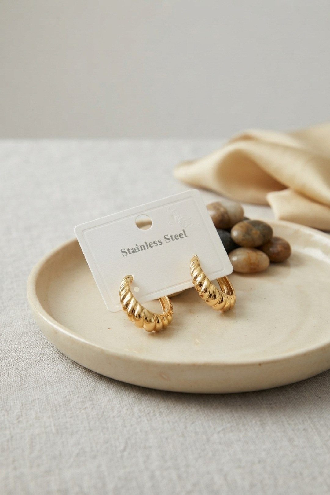 316L Çelik Gold Renk Kıvrımlı Halka Model Küpe