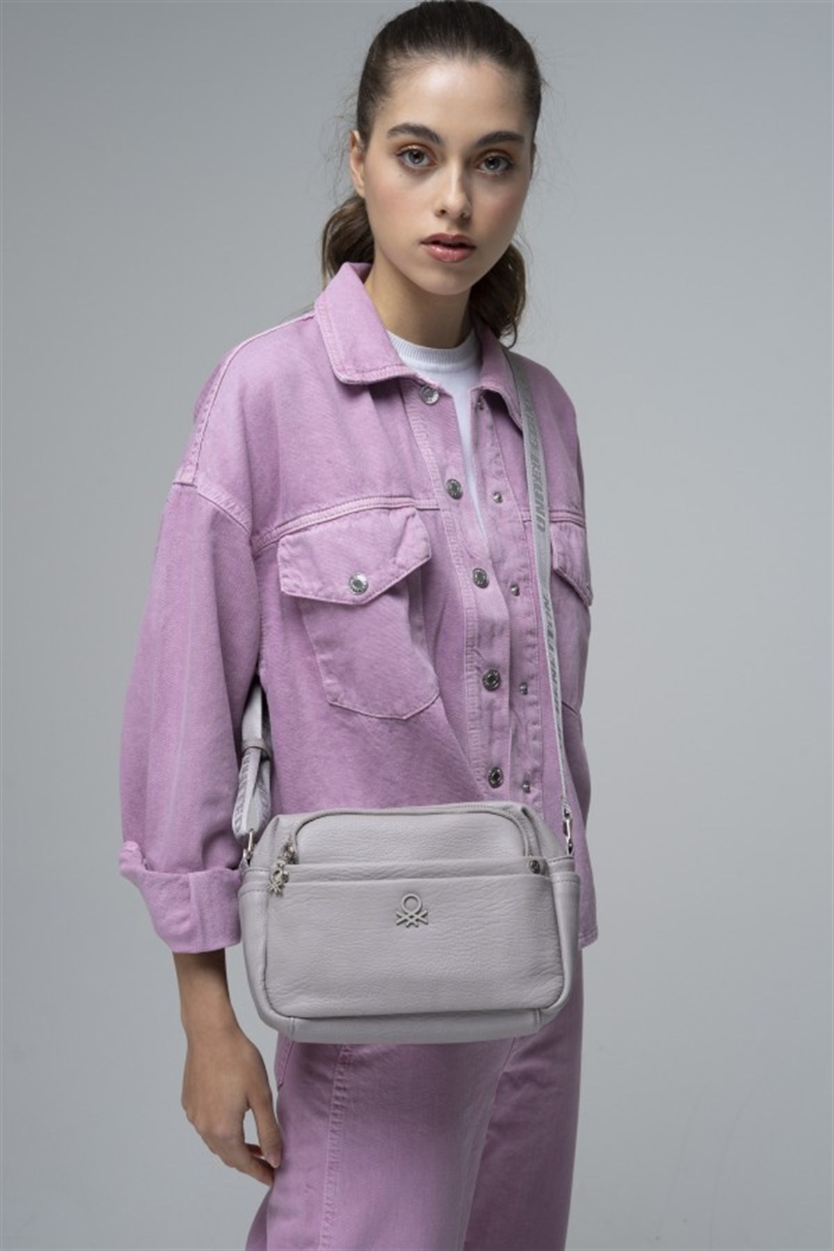 benetton-capraz-canta-bnt-705-gri-1ce-42.jpg