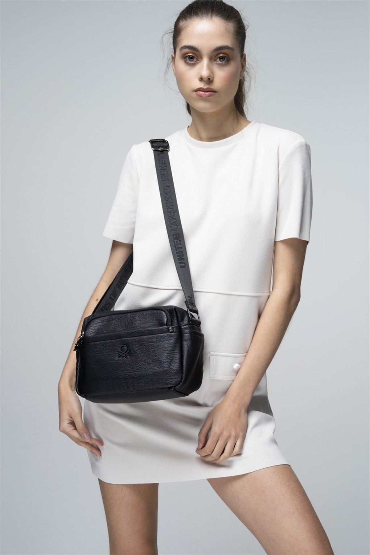 benetton-capraz-canta-bnt-705-siyah-a1198c.jpg