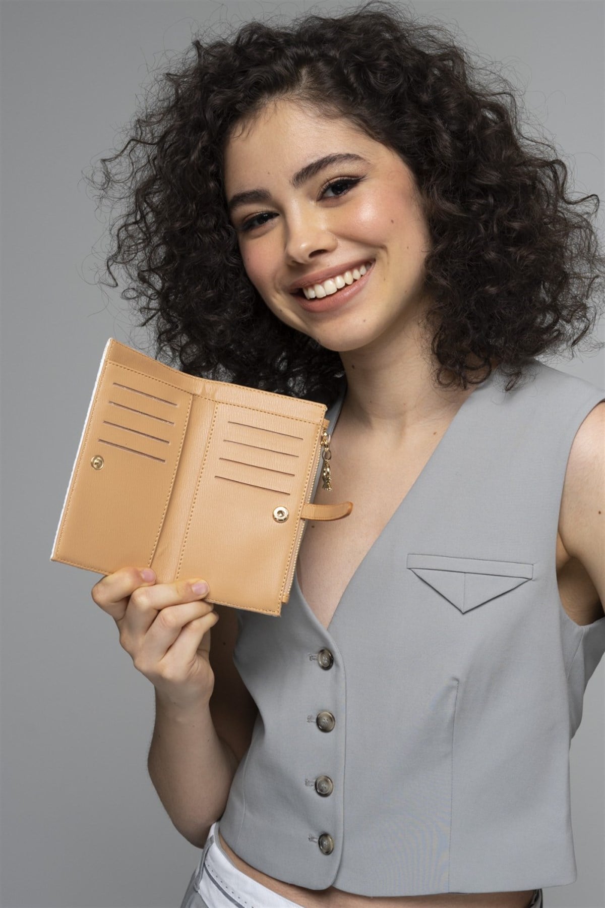 benetton-kadin-cuzdan-bnt-740-bej-766-6d.jpg
