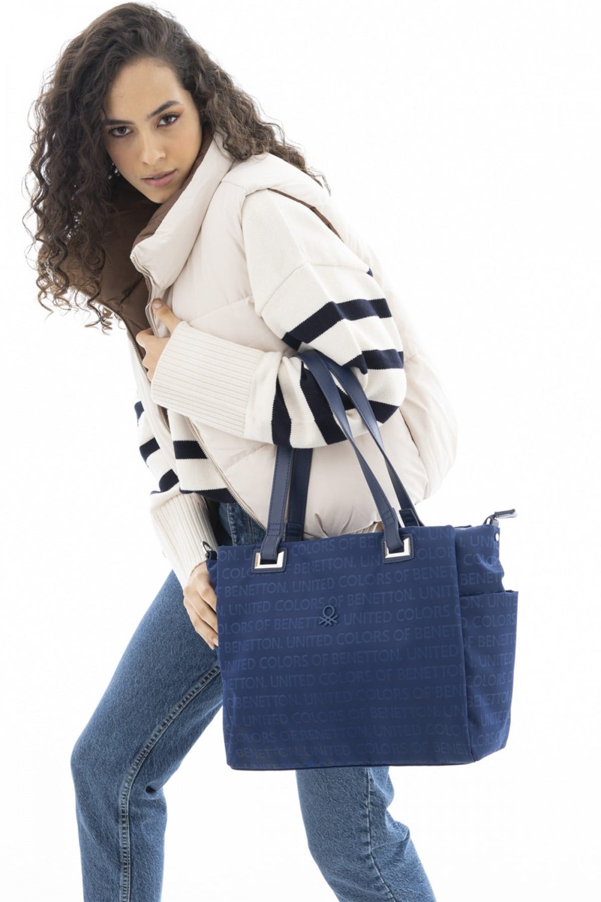 benetton-omuz-cantasi-bnt-535-saks--fa-b43.jpg