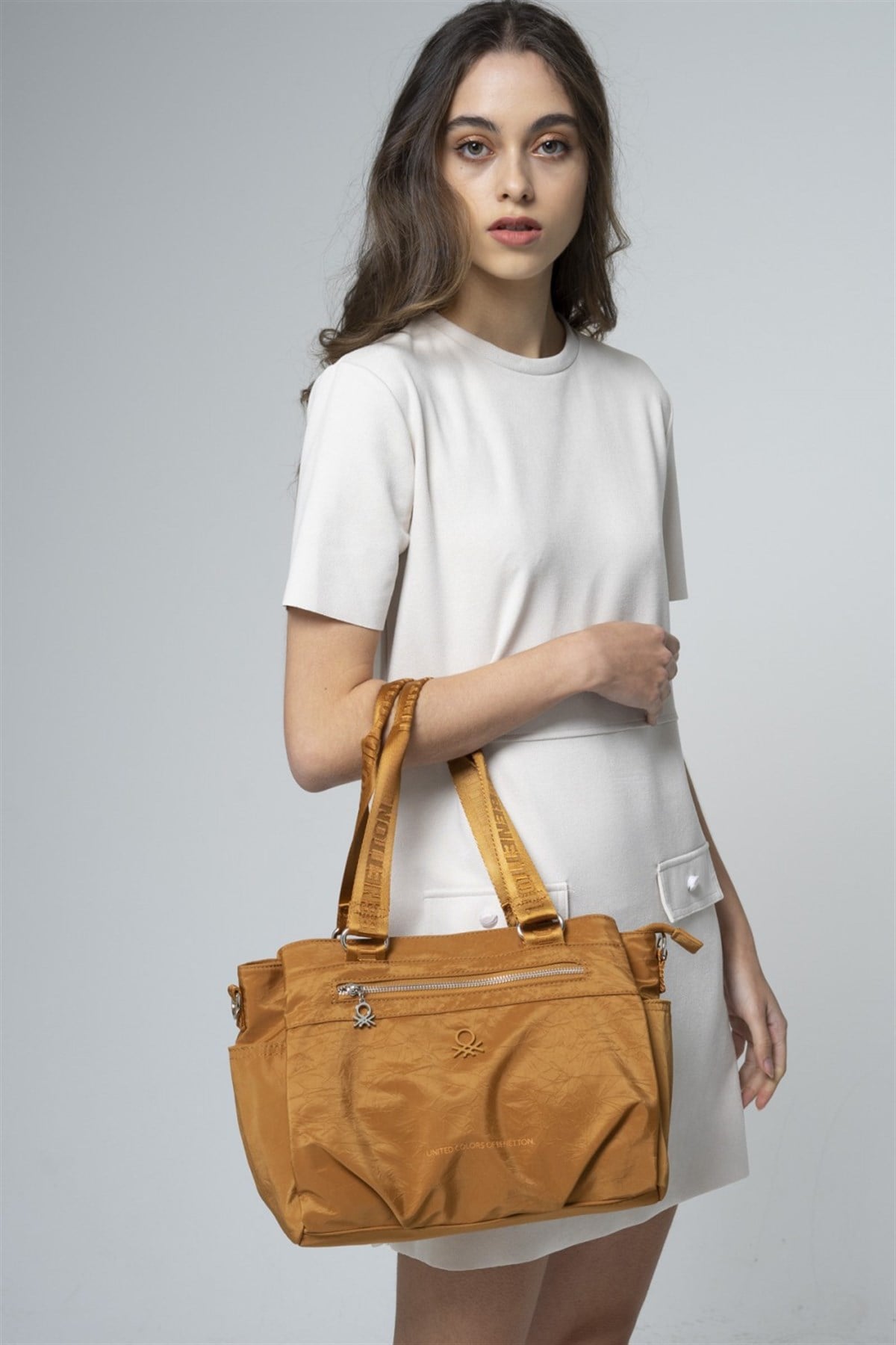benetton-omuz-cantasi-bnt-686-camel-3be715.jpg