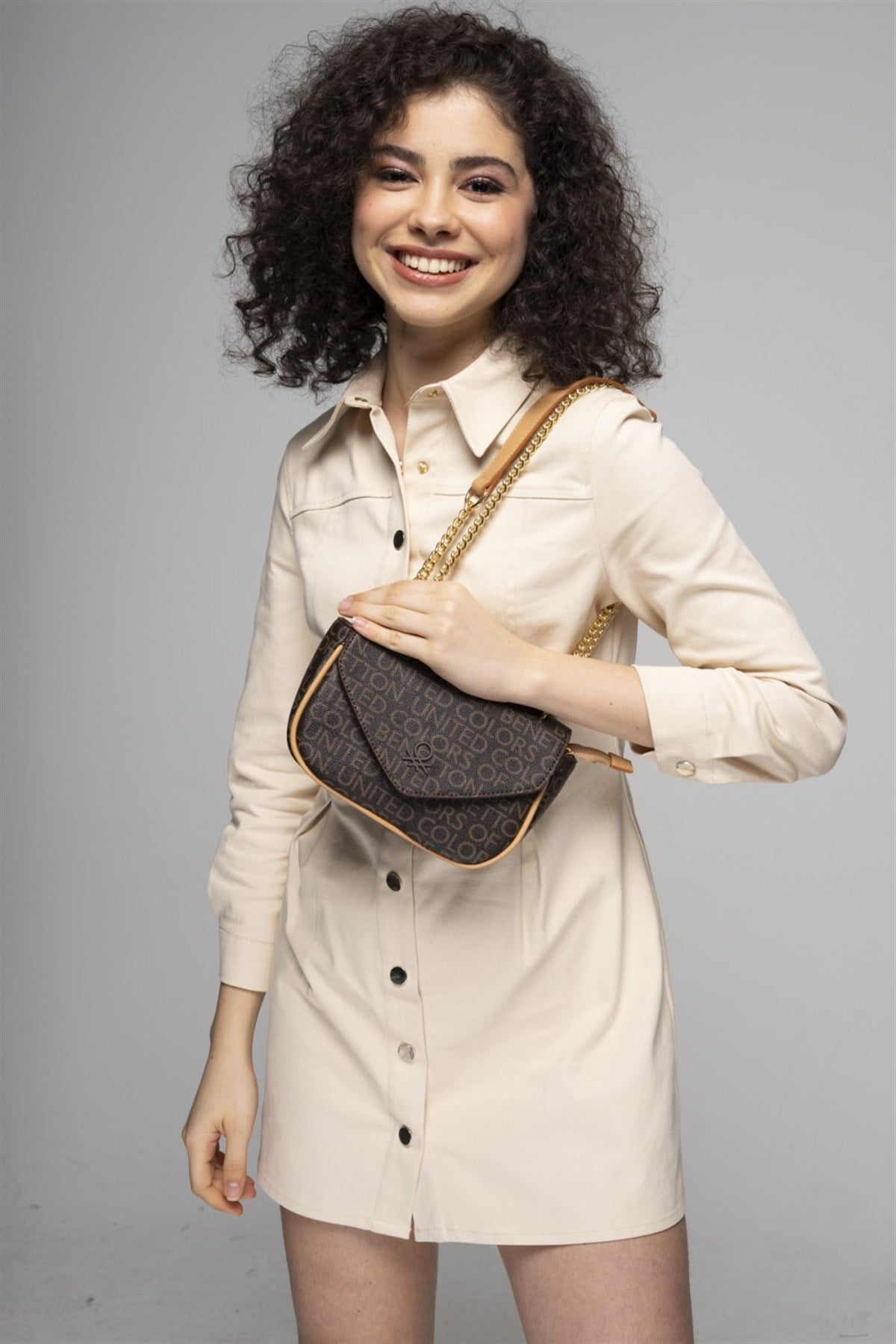 benetton-omuz-ve-capraz-canta-bnt-761--1-be73.jpg