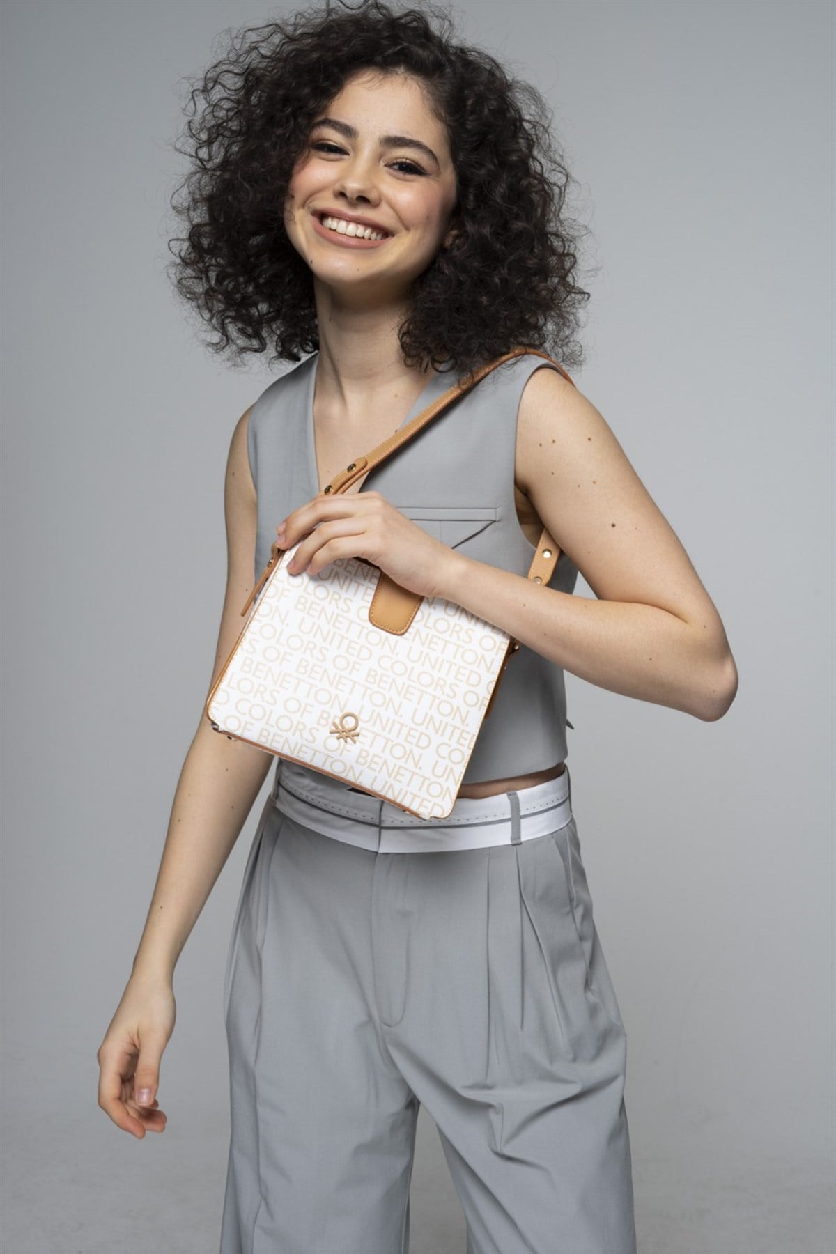 benetton-omuz-ve-capraz-canta-bnt-763--8107-e.jpg