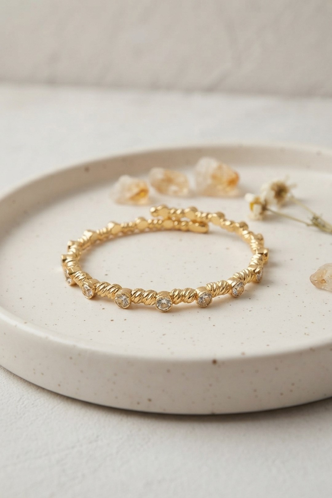 Gold Renk Dorika Model Sıralı Zirkon Taşlı Kadın Bileklik