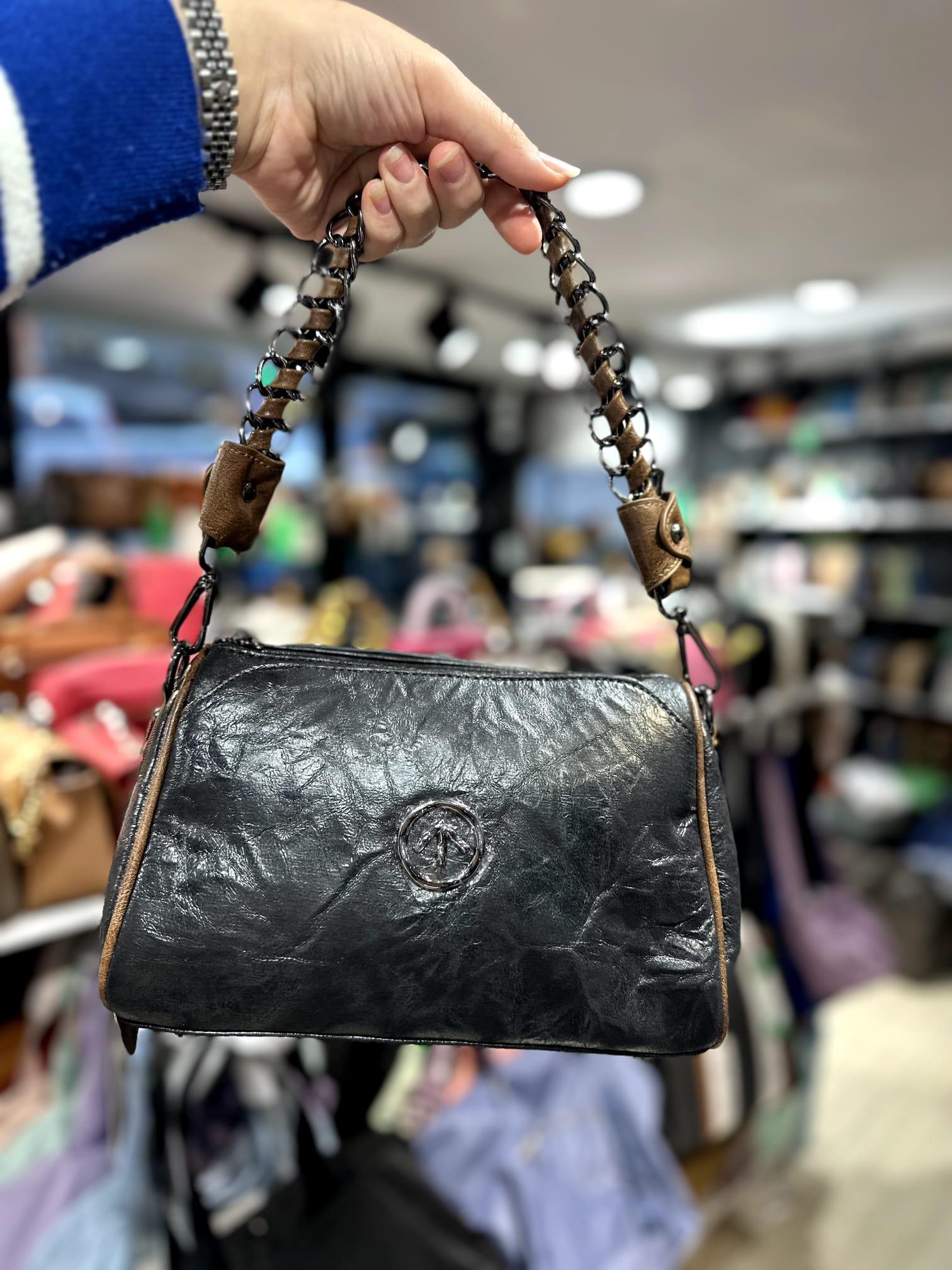 Matthew Cox byn1070 Kadın Çapraz Çanta Siyah