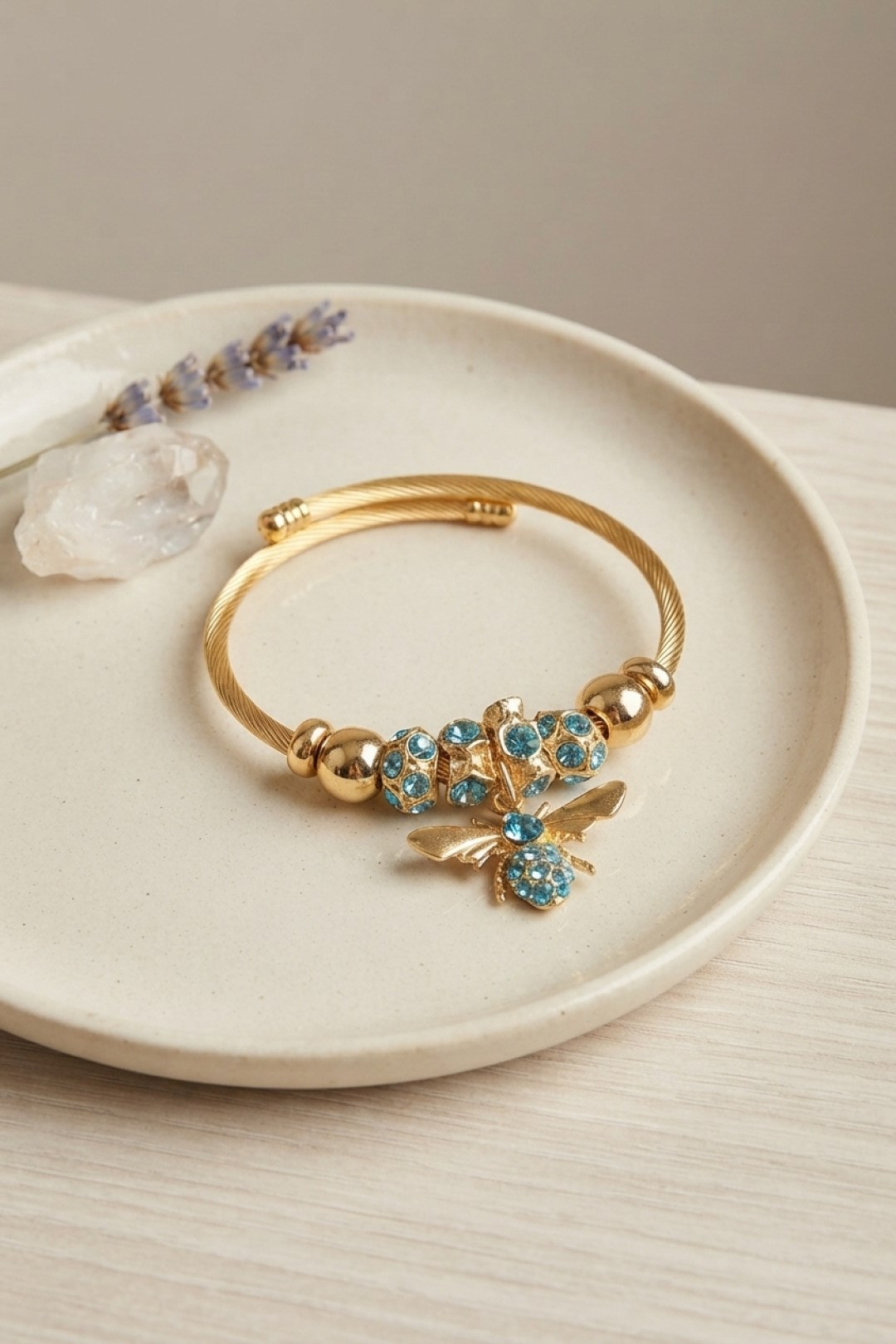 Mavi Arı Model Gold Renk Charm Bileklik