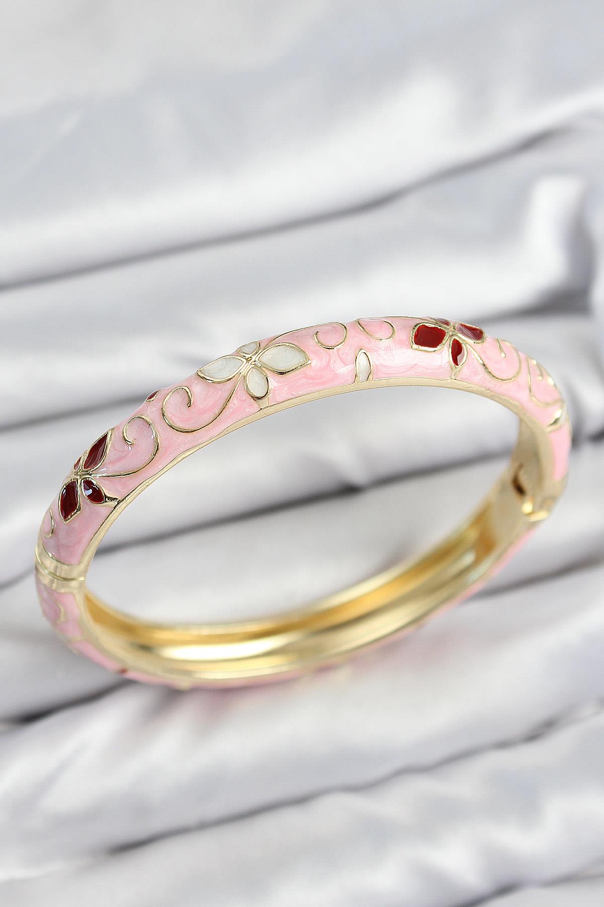 Mineli Pirinç Pembe Çiçek Motifli Gold Kadın Kelepçe