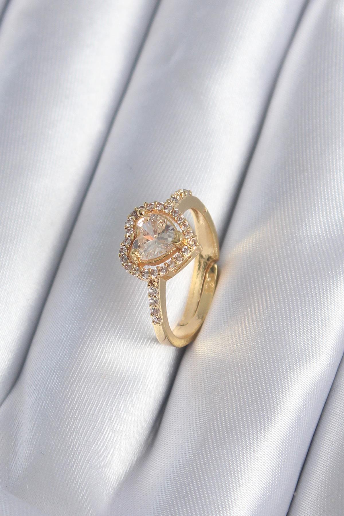 Pirinç Gold Renk Zirkon Taşlı Kalp Charm Model Kadın Yüzük