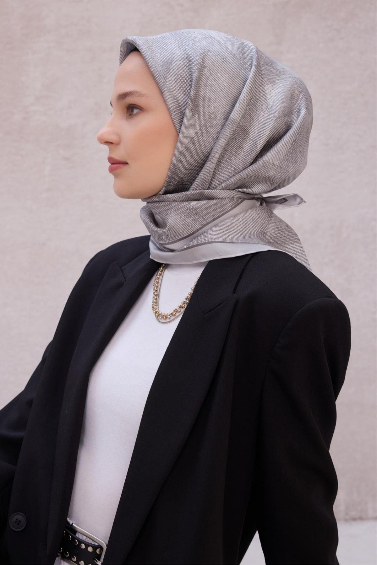 Belli Geometrik Desen İpek Eşarp (Twill) - Gümüş - 47