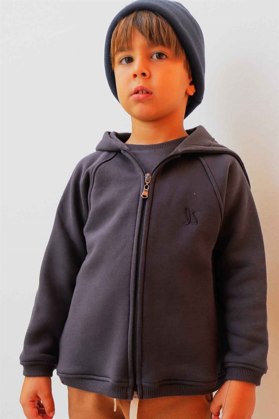 Hoodie Kapüşonlu Ve Fermuarlı Sweatshirt.