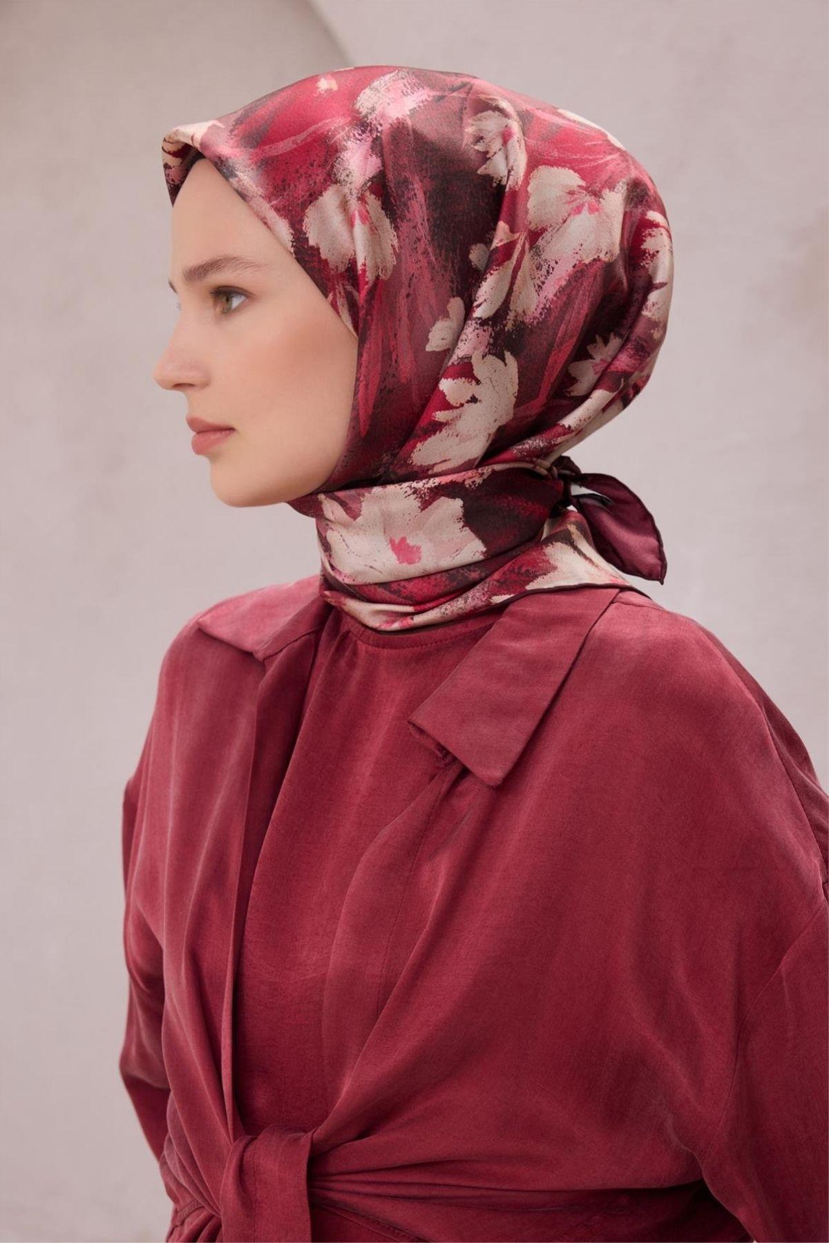 Belli Çiçek Desen İpek Eşarp (Twill) - Bordo - 86