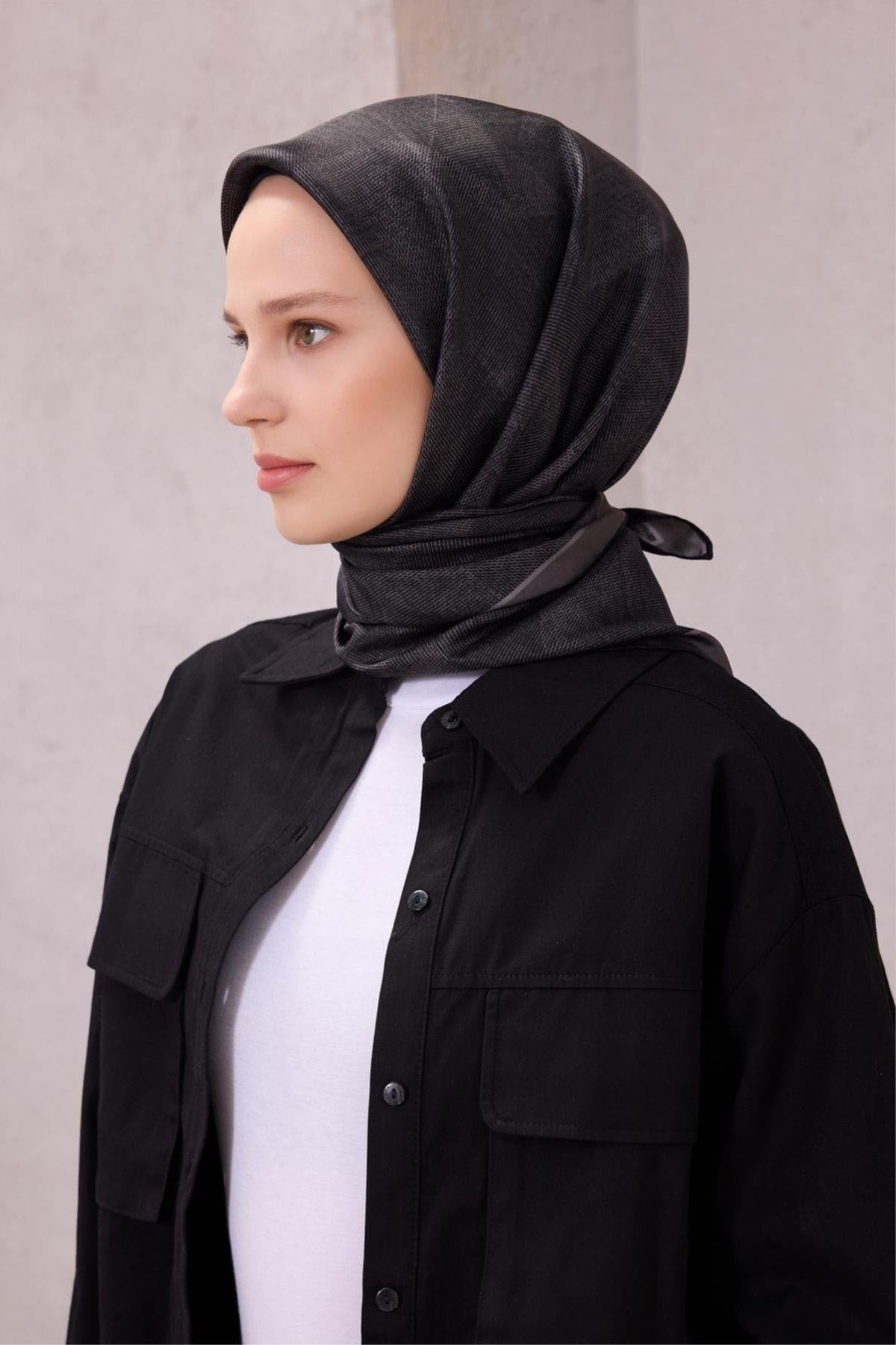 Belli Geometrik Desen İpek Eşarp (Twill) - Siyah - 50