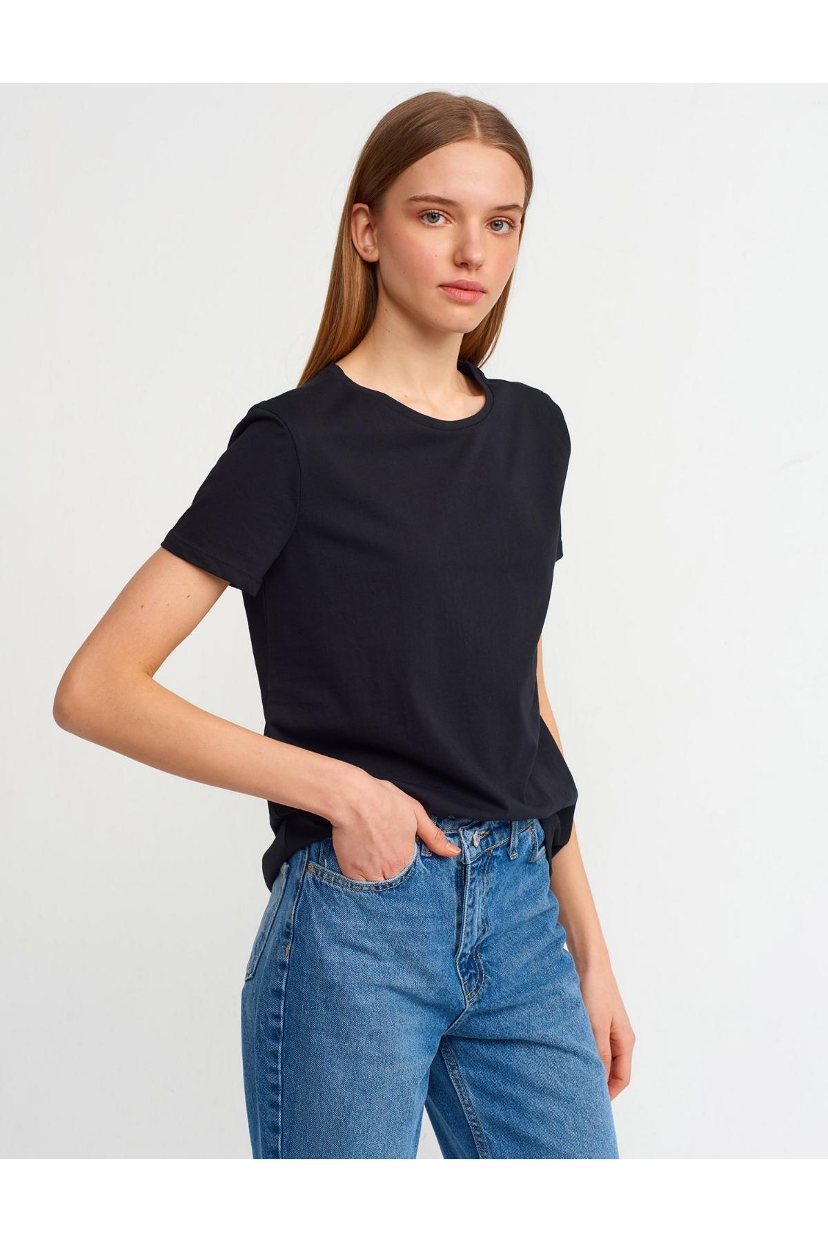 Bisiklet Yaka Basic T-Shirt - Siyah