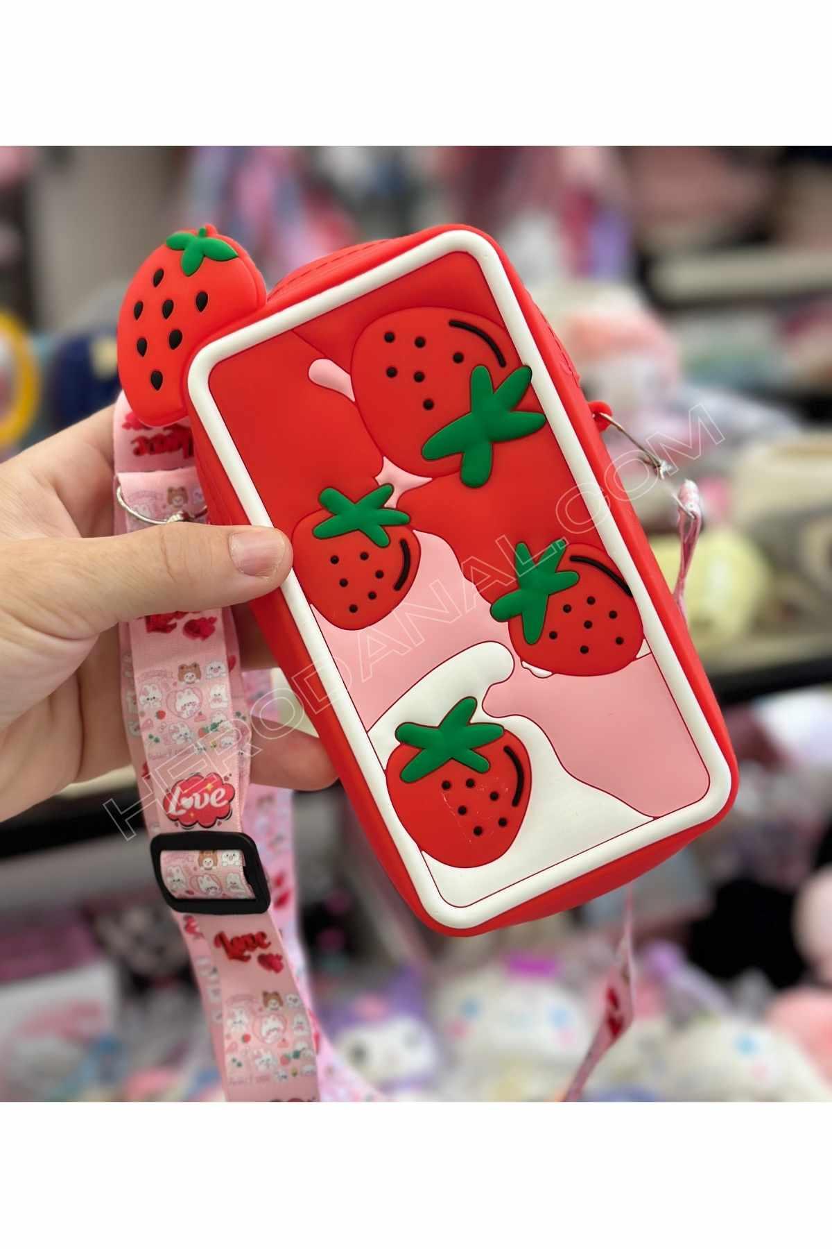 Çilek Silikon Telefon Çantası 