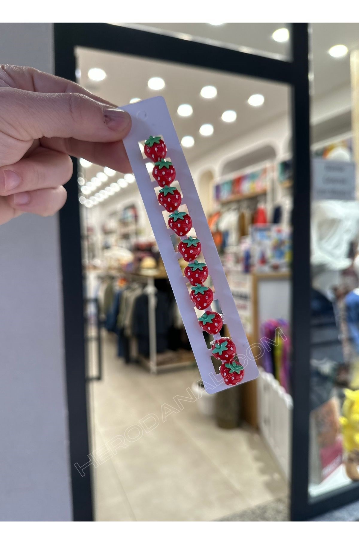 Çilek Trend Saç Küpesi 10'lu - Kırmızı