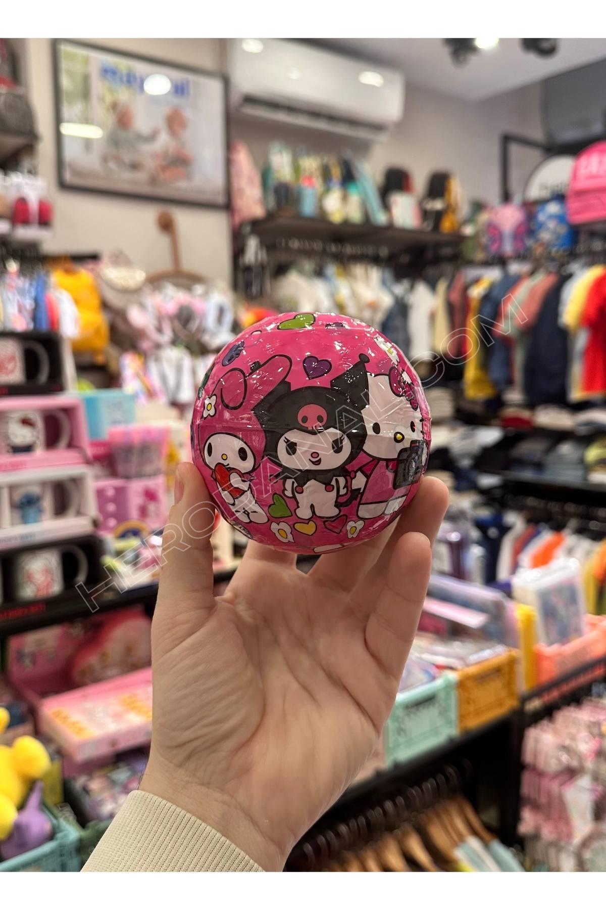 Kuromi-My Melody ve Hello Kitty Karakter Süpriz Top - İçeriğindeki Karakter Bilinmiyor Süpriz!