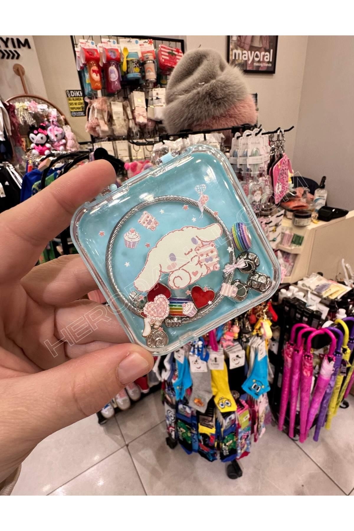 Manşet  Ayarlanabilir Paslanmaz Çelik Bileklik Sanrio Cinnamoroll Charm'lı - İçerikleri Değişmektedir - Mavi Kutu