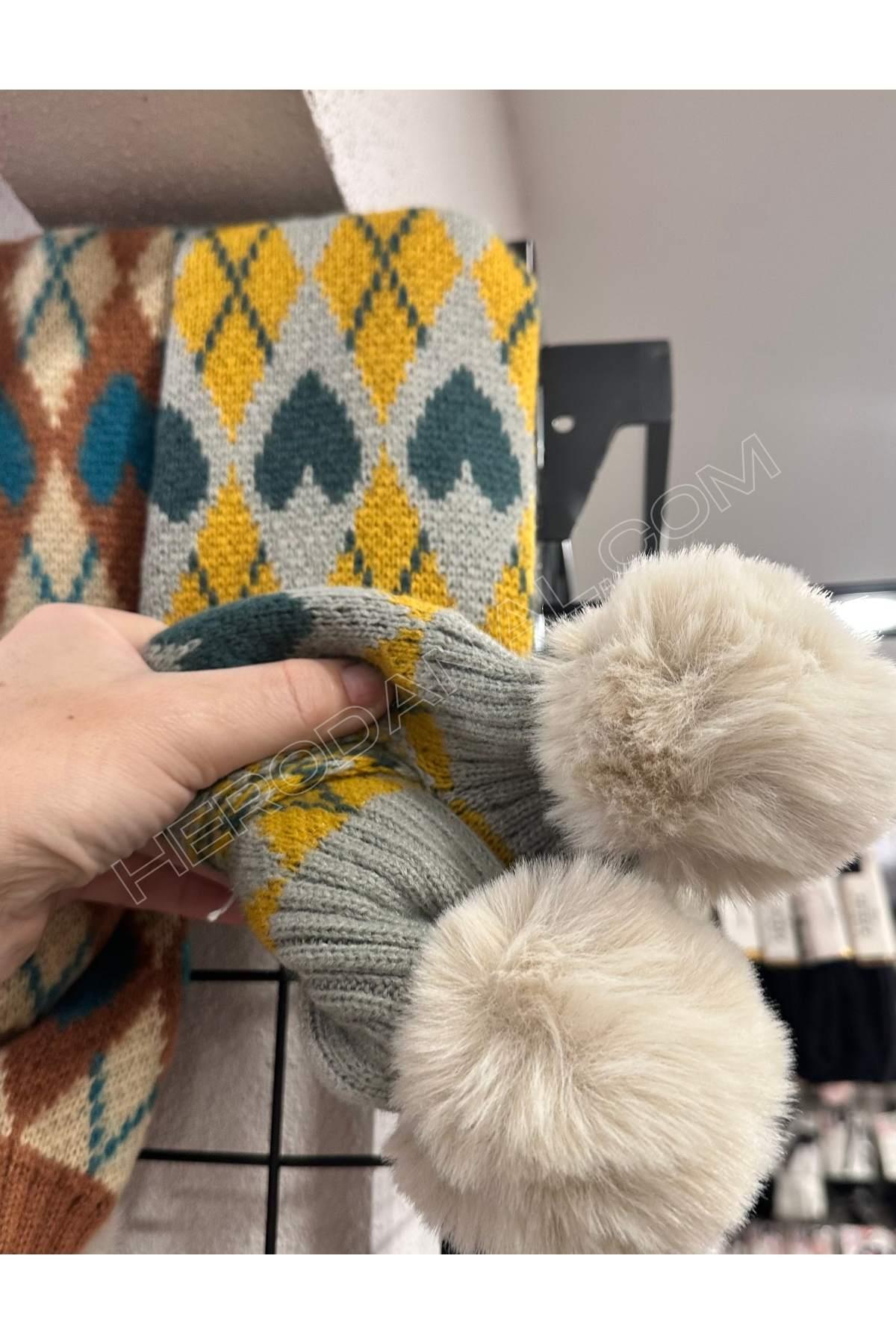 Ponponlu Geçmeli Atkı Boyunluk - Kalpli - Hardal & Yeşil