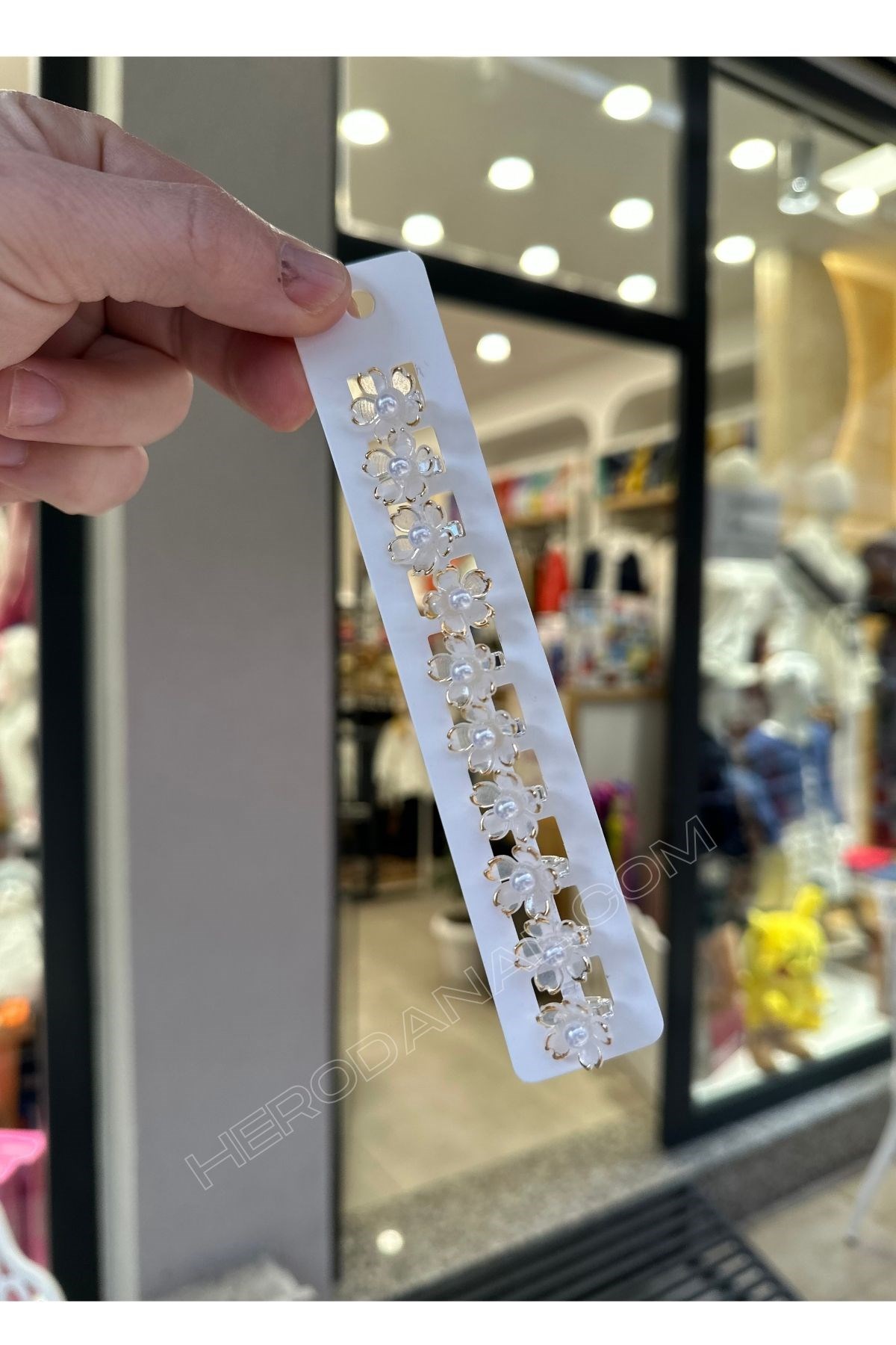 Şeffaf Çiçek Trend Saç Küpesi 10'lu - Uçlar Gold Kaplama