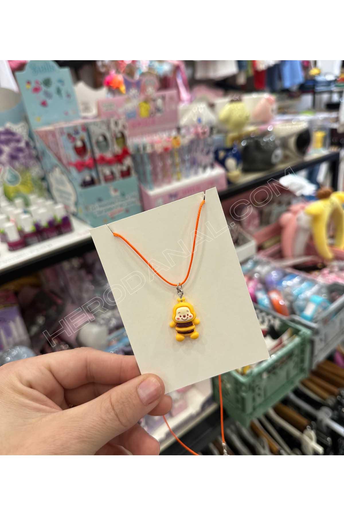 Sevimli Arı Aksesuarlı - İp Kolye