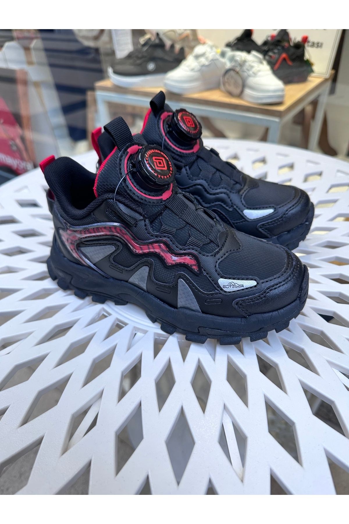 Unisex Çocuk Günlük Mevsimlik Outdoor Spor Ayakkabı - Özel Bağcık Sistemi - Siyah