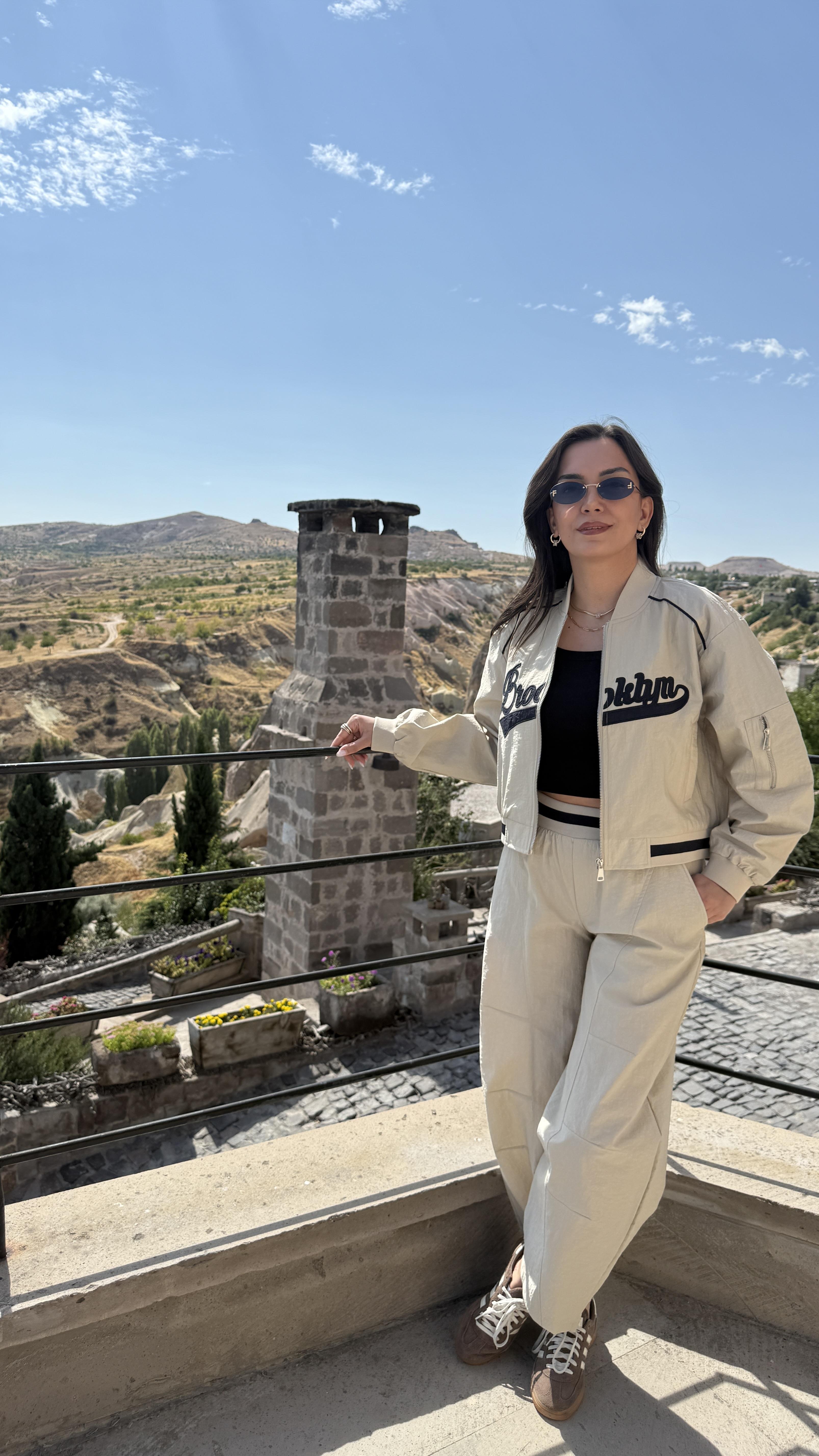 Bej Brooklyn Baskılı Paraşüt Takım 