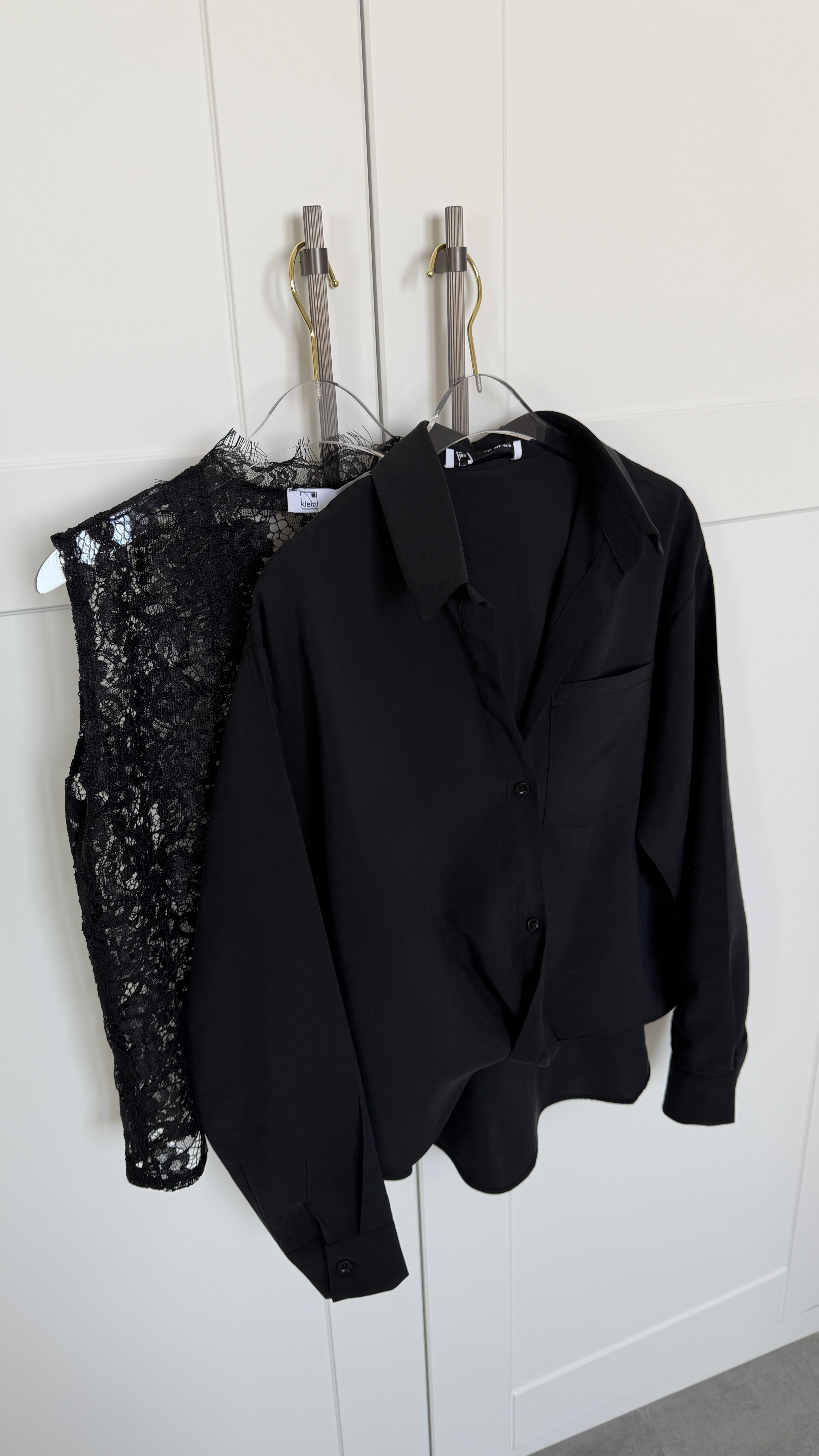 Dantel Detaylı Siyah Gömlek