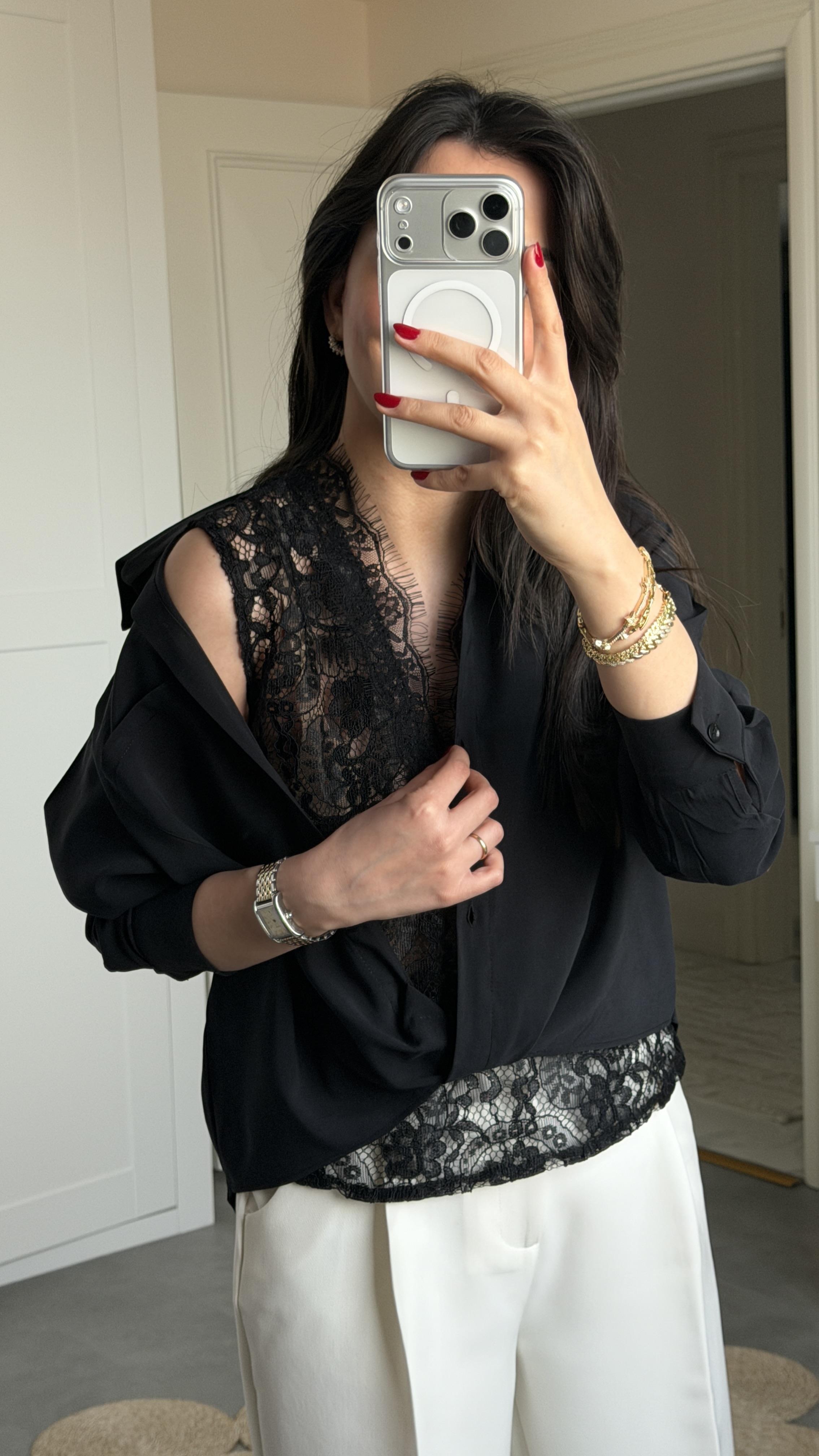 Dantel Detaylı Siyah Gömlek