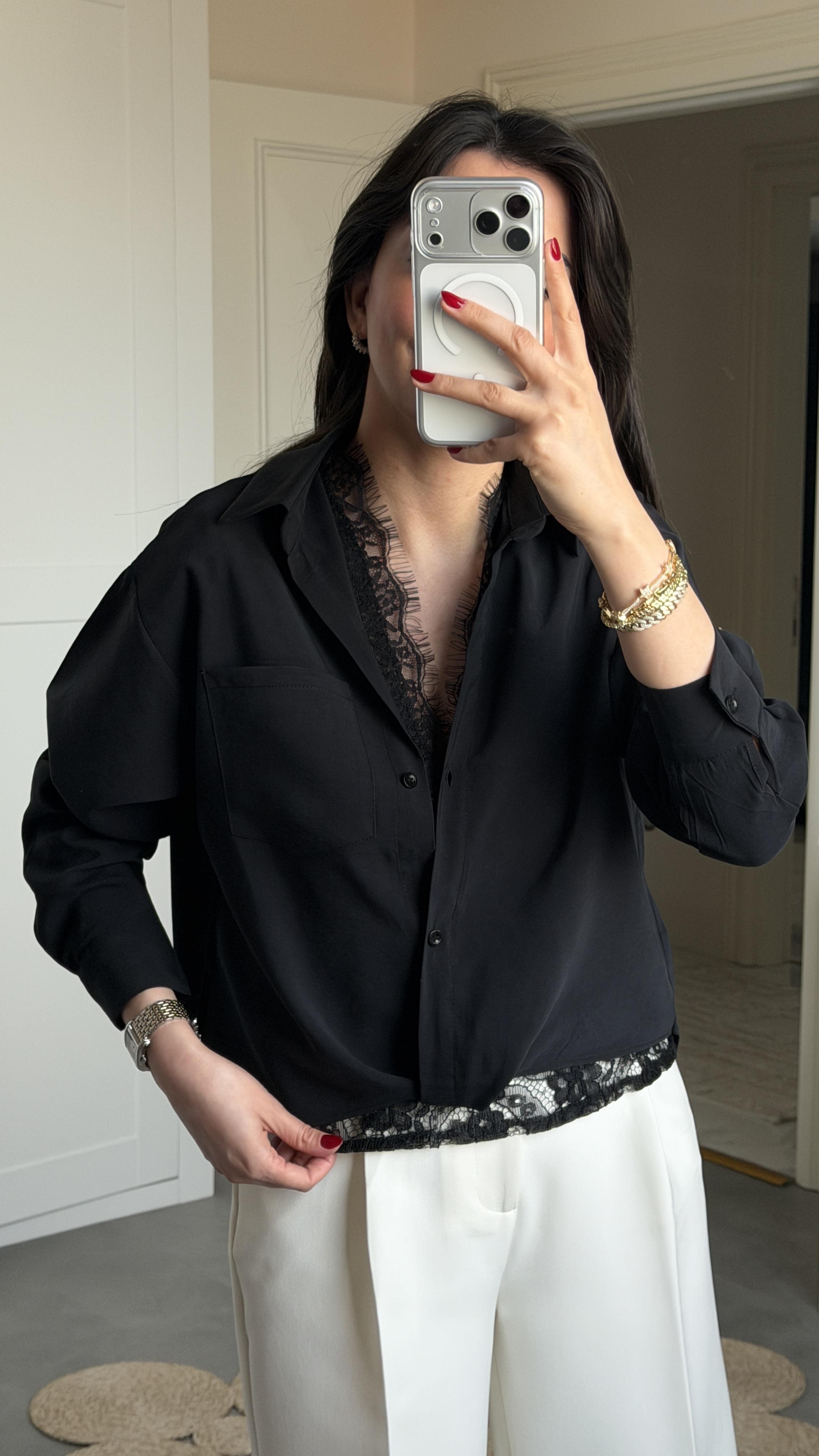 Dantel Detaylı Siyah Gömlek