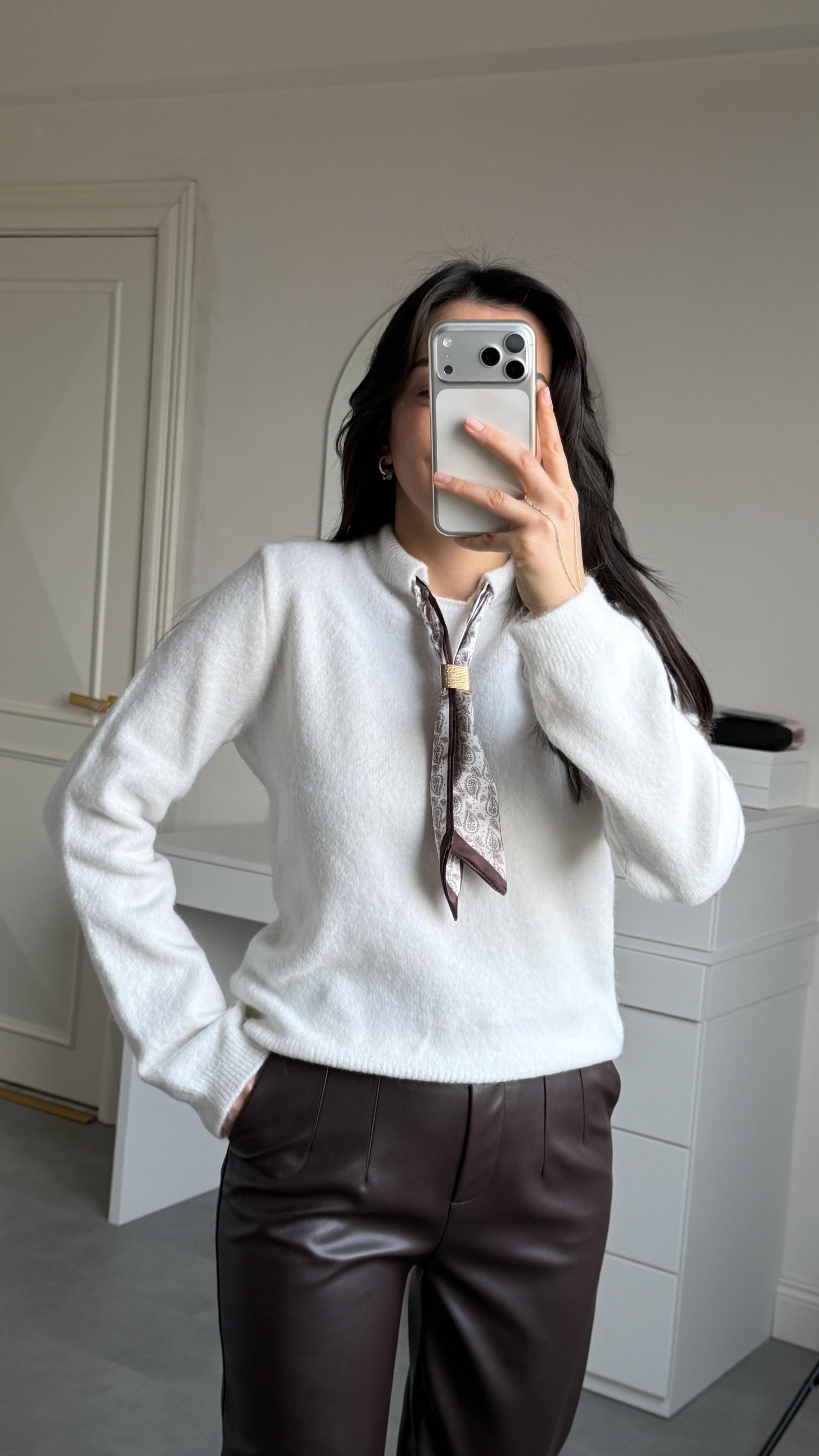 Fular Detaylı Basic Kazak - Beyaz