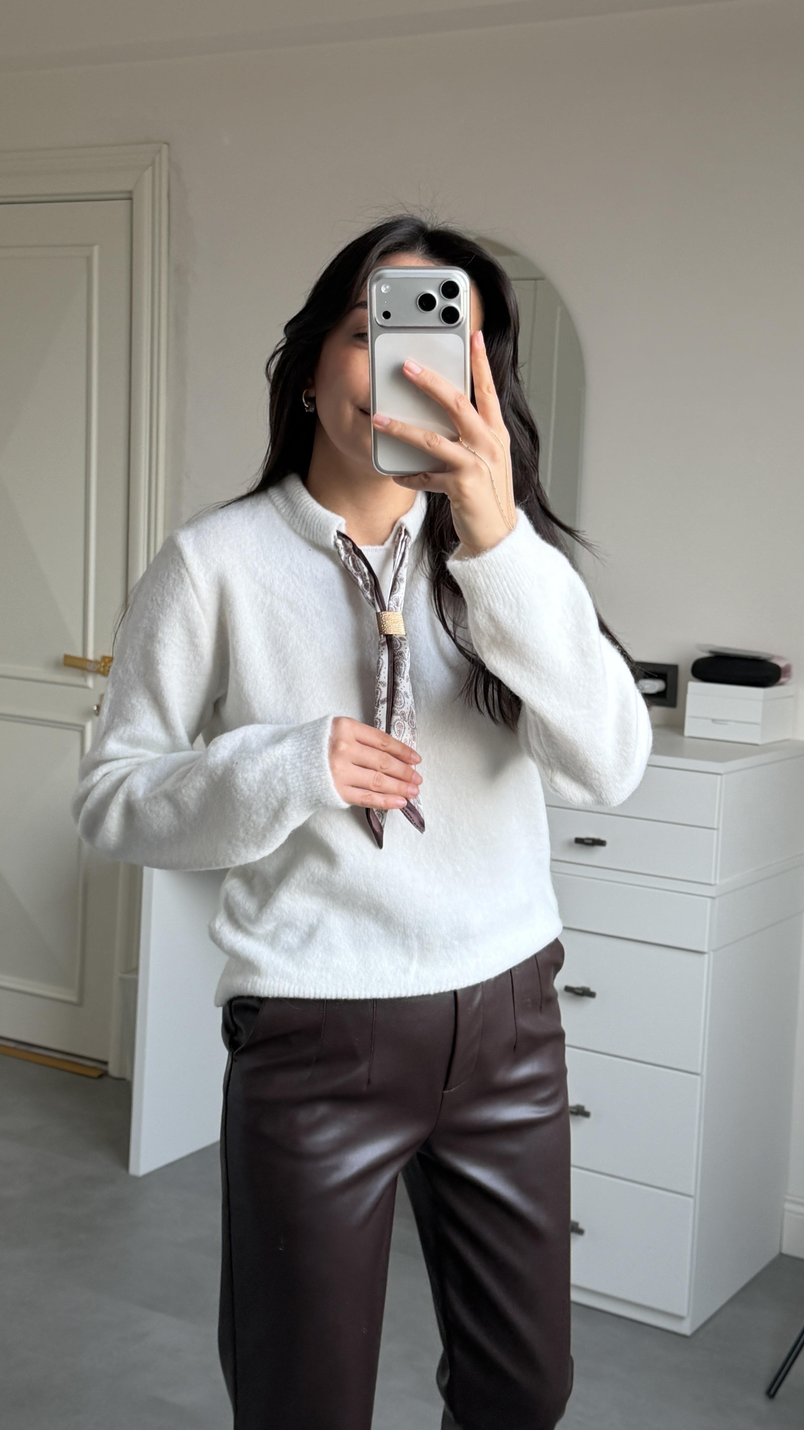 Fular Detaylı Basic Kazak - Beyaz