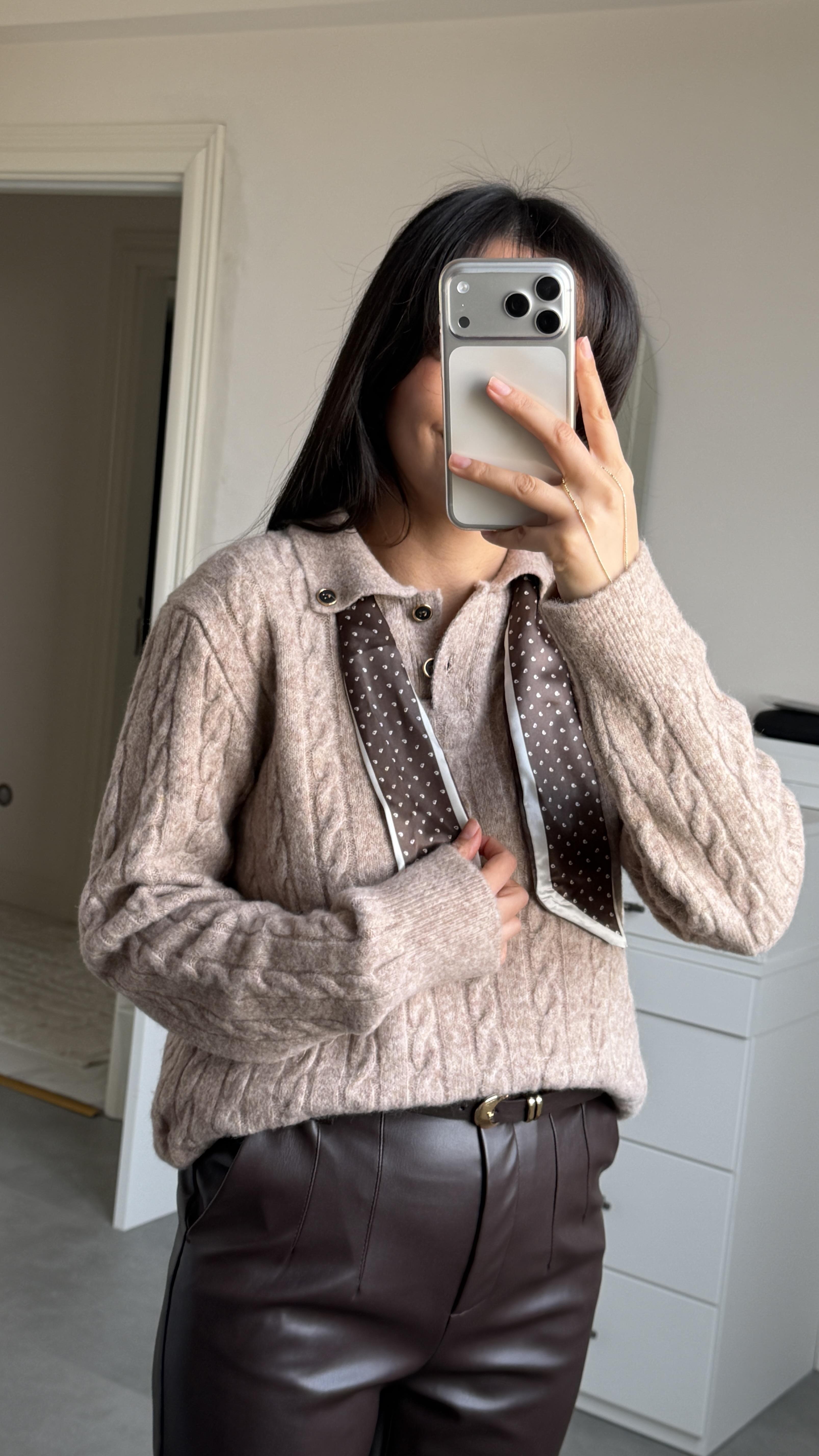 Fularlı Polo Yaka Örgü Kazak - Vizon